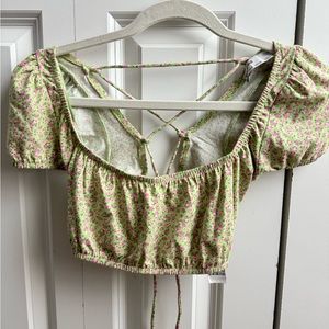 Short sleeve crop top